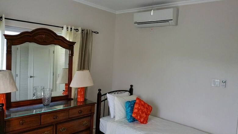 Fern Court Apartment With Oceanic View