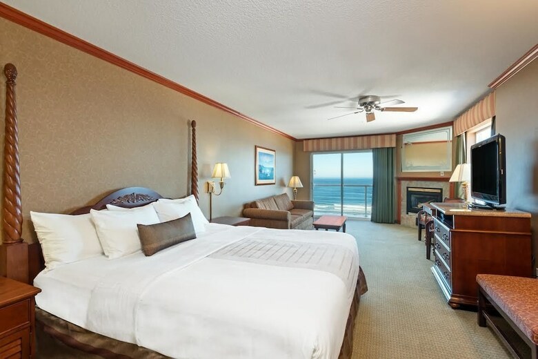 Elizabeth Oceanfront Suites, Ascend Hotel Collection
