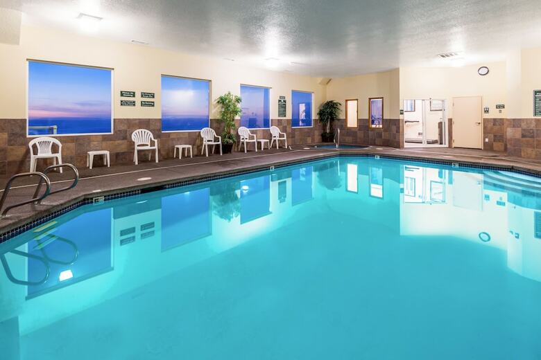 Elizabeth Oceanfront Suites, Ascend Hotel Collection