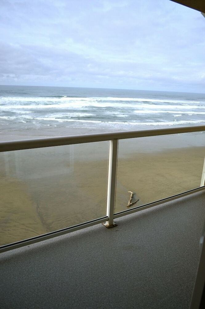 Elizabeth Oceanfront Suites, Ascend Hotel Collection