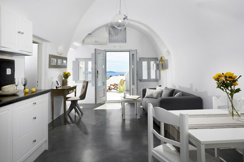 Villa Helianthus Suites
