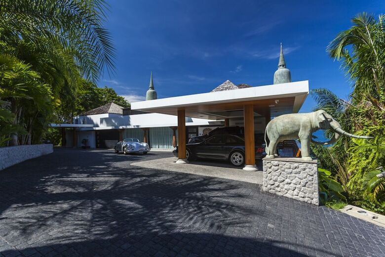 Bluesiam Villa