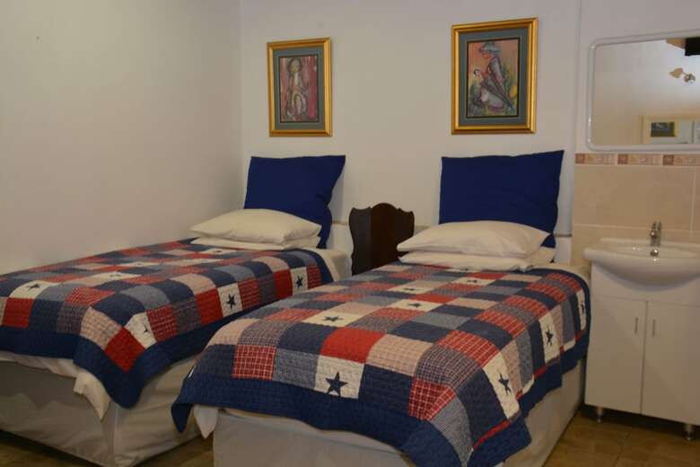 Hotel Blue Crane