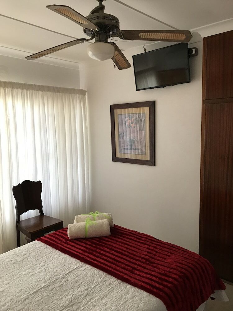 Hotel Blue Crane