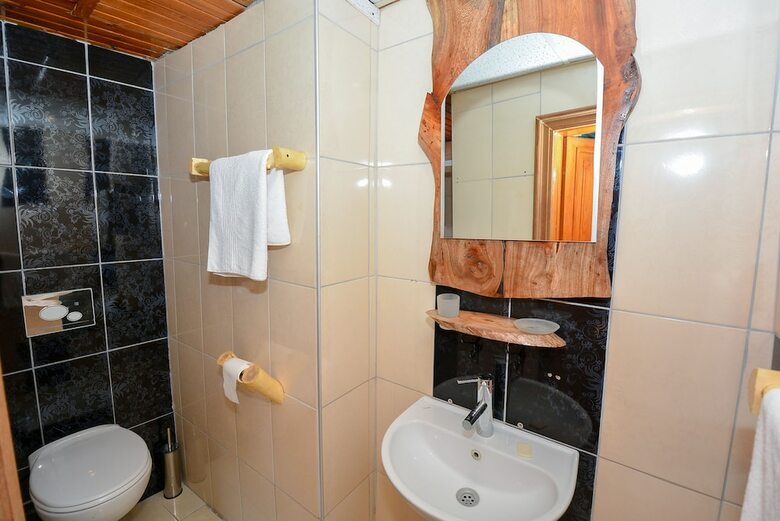 Hotel Wood House