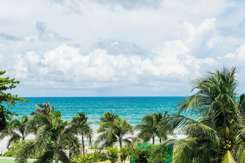 Hotel Akyra Beach Resort Phuket