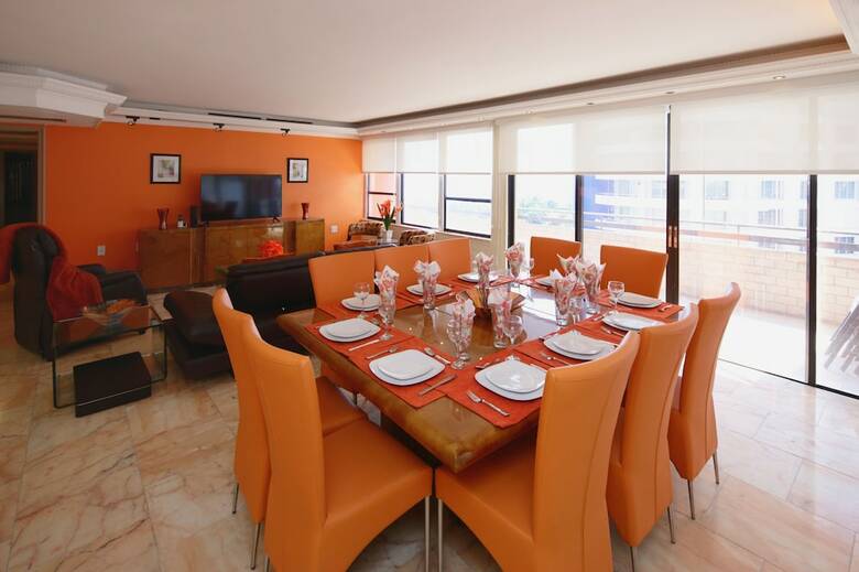 Deluxe Beach Resort - Hora Rentals