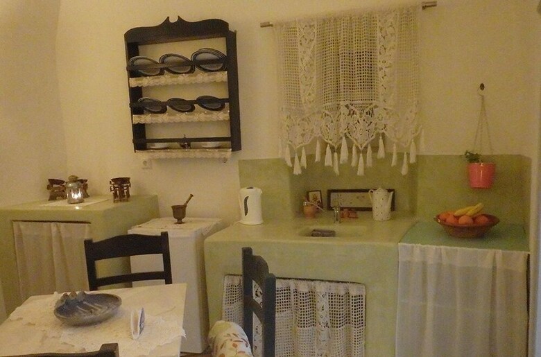 Bed & Breakfast Emmantina Houses