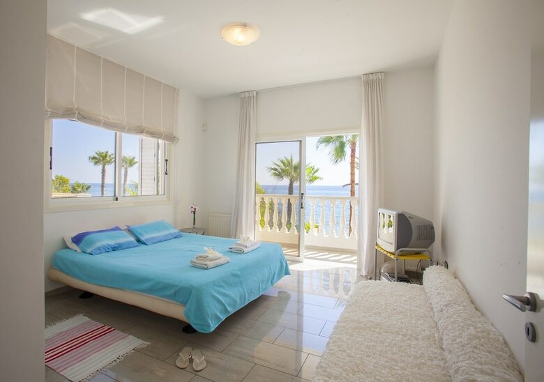 Meneou Beachfront Villa Sunset