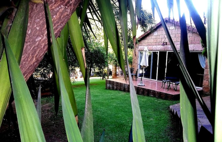 Bed & Breakfast Ikhaya Guest House