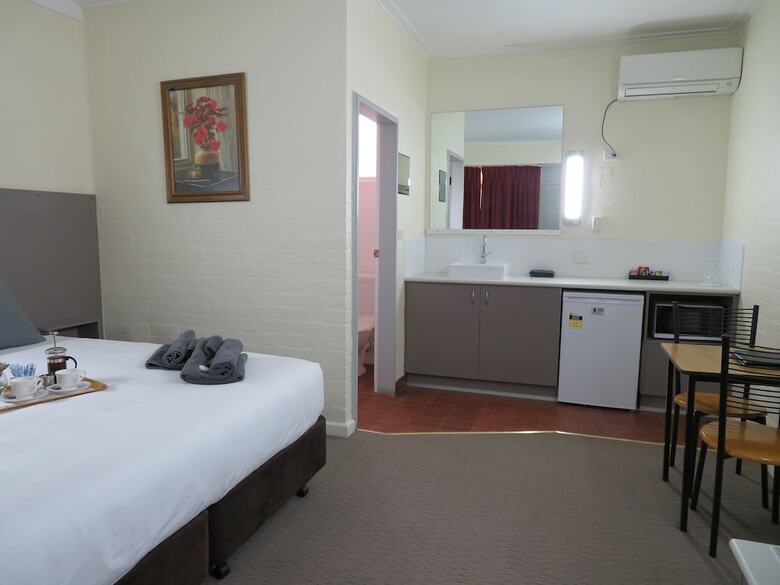 Motel Bishops Lodge Narrandera