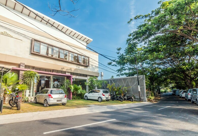 Hotel Zen Premium Seminyak Eka Laweya