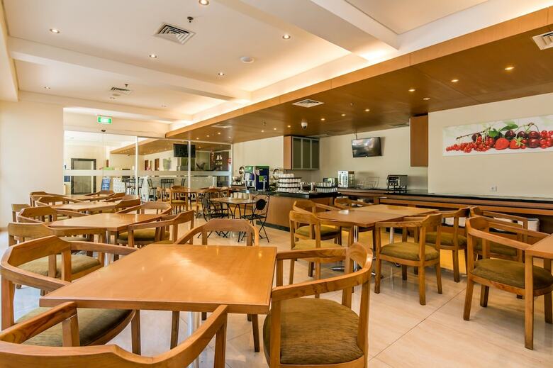 Hotel Zen Rooms Kuta Square Mall