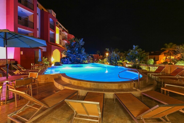 Hotel The Plaza Suites