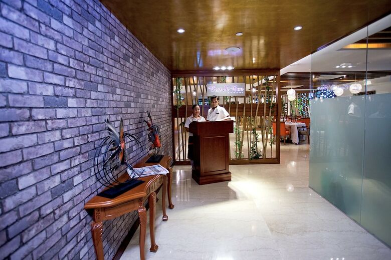 Vouk Hotel Suites