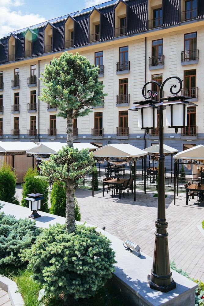 Elegant Hotel & Resort