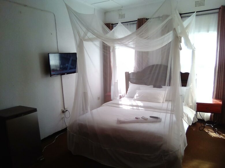 Hotel Kuku Royal Lodge