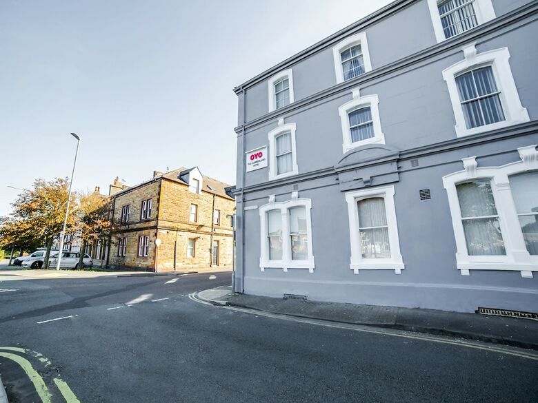 Oyo The Cumberland Hotel