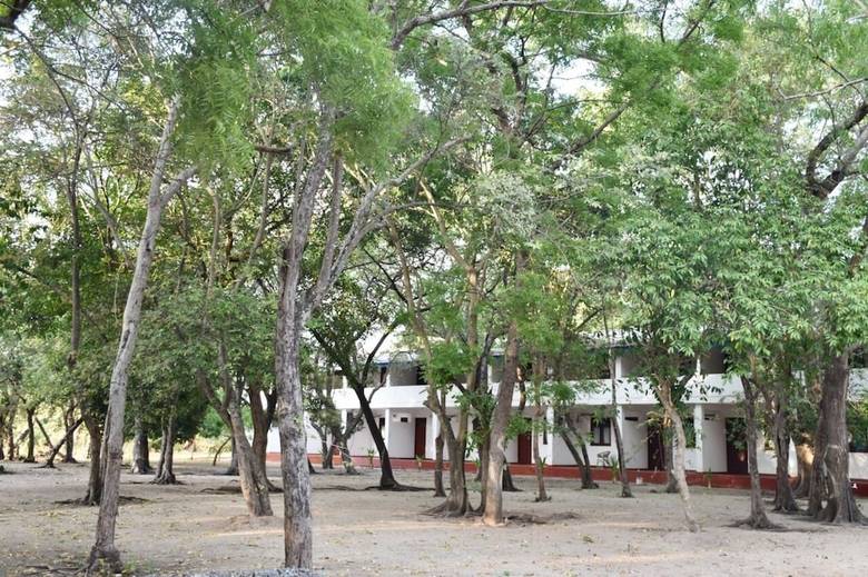 Nilaveli Crystal Blue Hotel