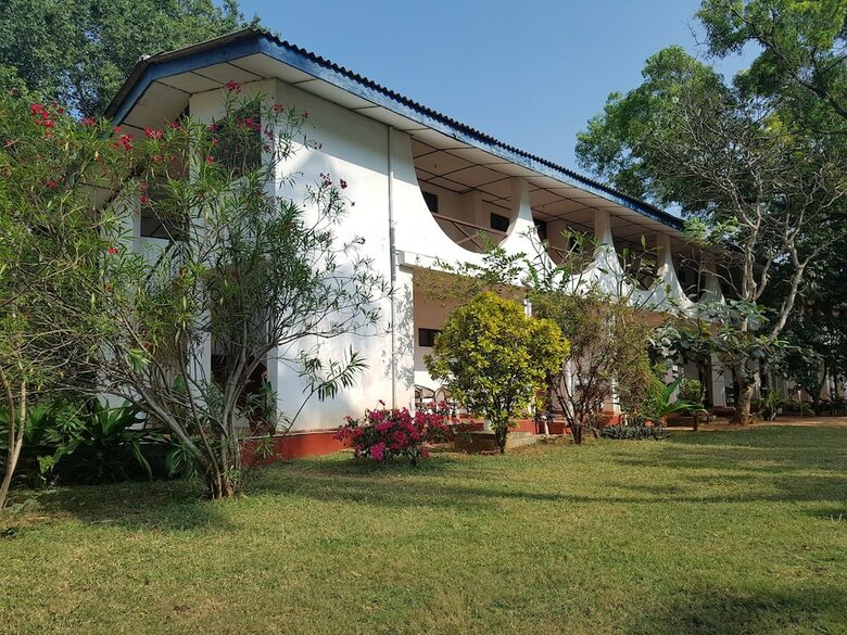 Nilaveli Crystal Blue Hotel