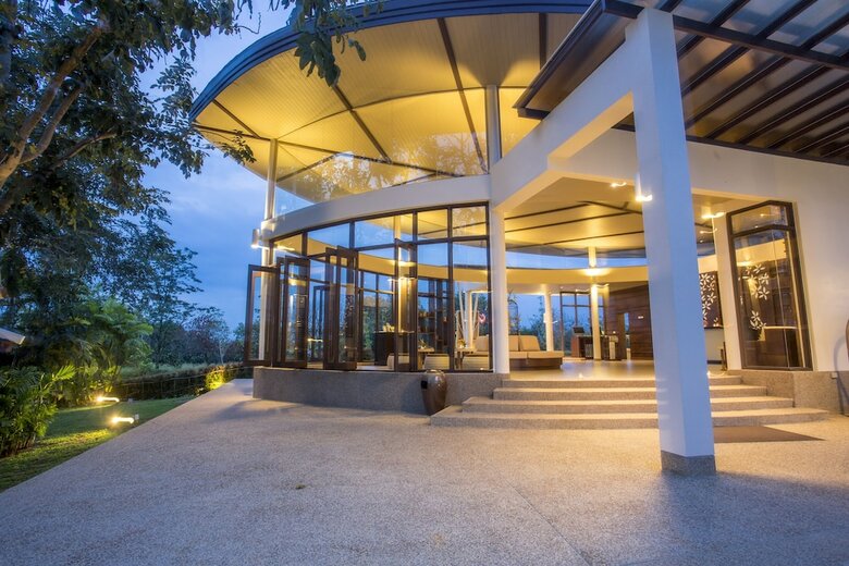 Hotel The Leaf On The Sands By Katathani