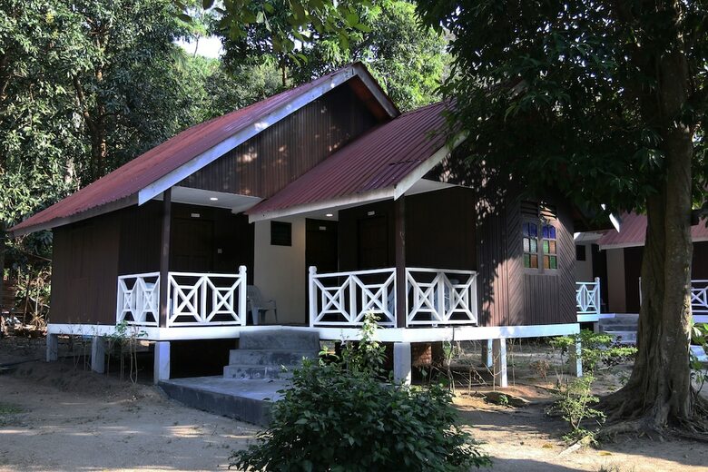 Hotel The Barat Perhentian Beach Resort