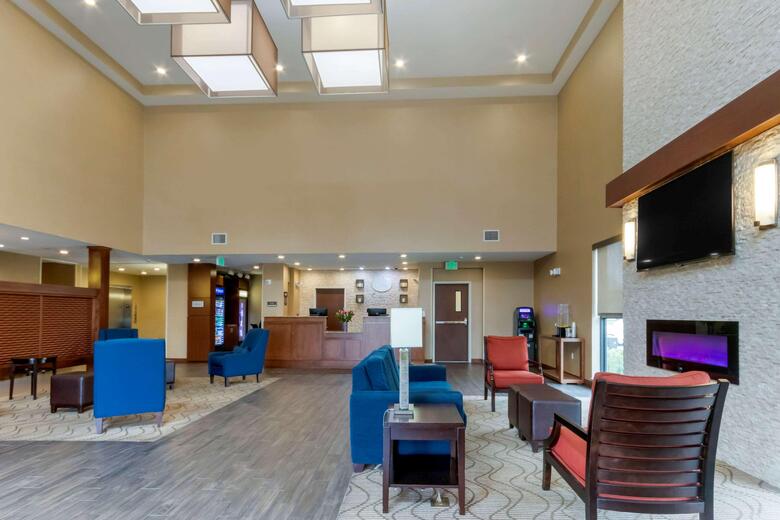 Hotel Comfort Suites