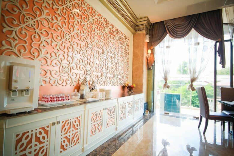 Hotel Lk Crystal Ville