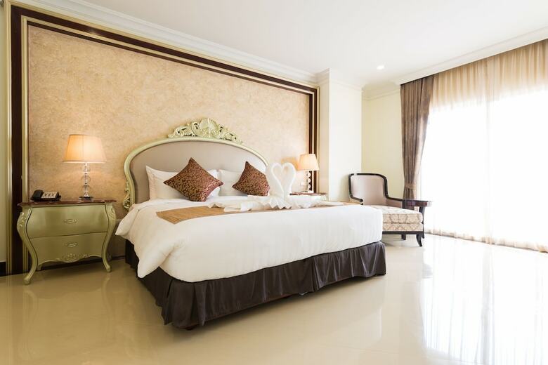 Hotel Lk Crystal Ville