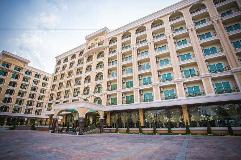 Hotel Lk Crystal Ville