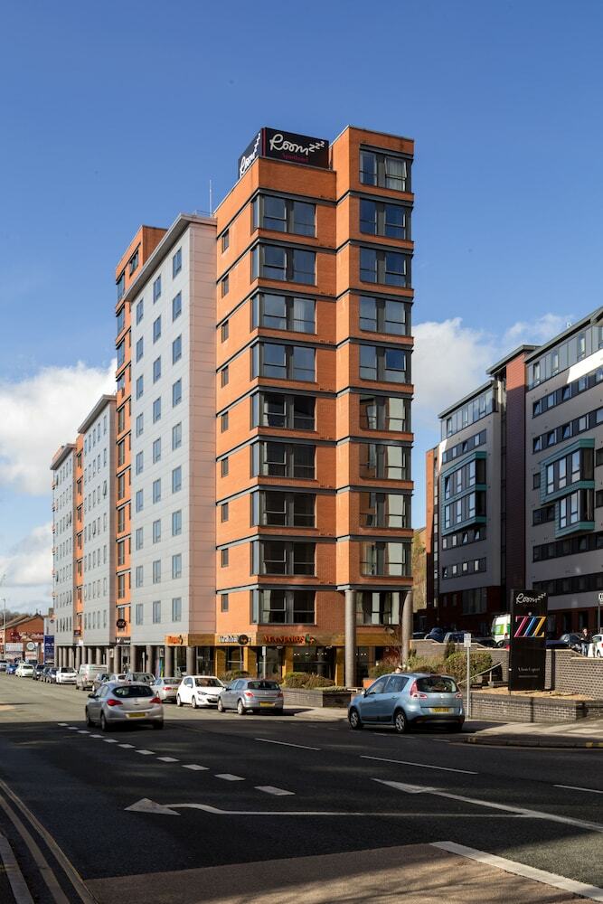 Apartamentos Roomzzz Leeds City West