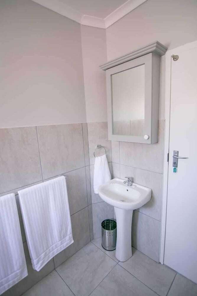 Apartamentos Aries Guest