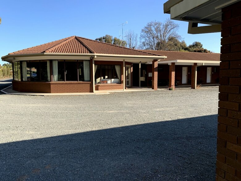 Kingswood Motel