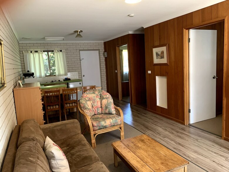 Kingswood Motel