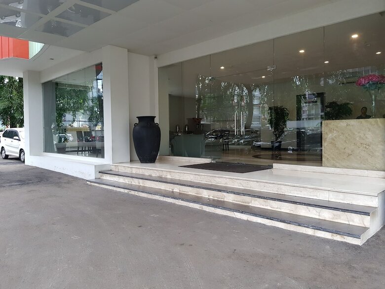 N3 Hotel Zainul Arifin