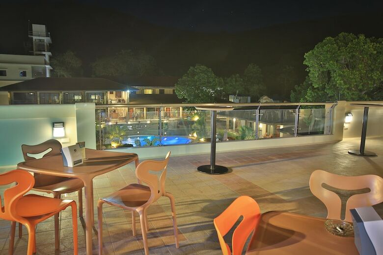 Hotel Coron Soleil Garden Resort