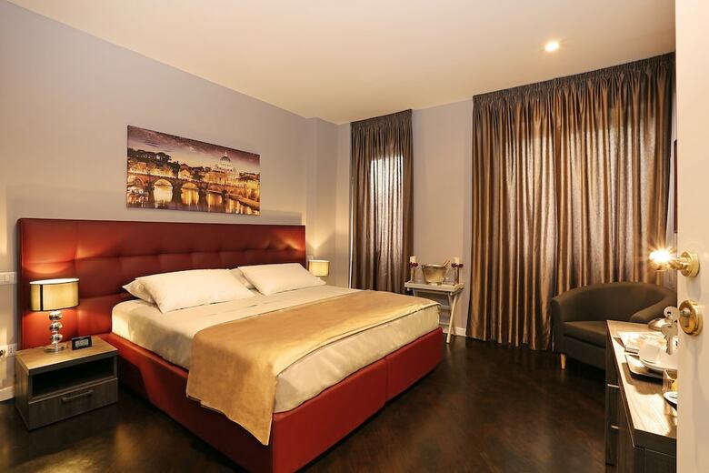 Hotel S Suites In Rome