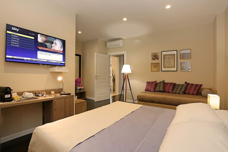 Hotel S Suites In Rome