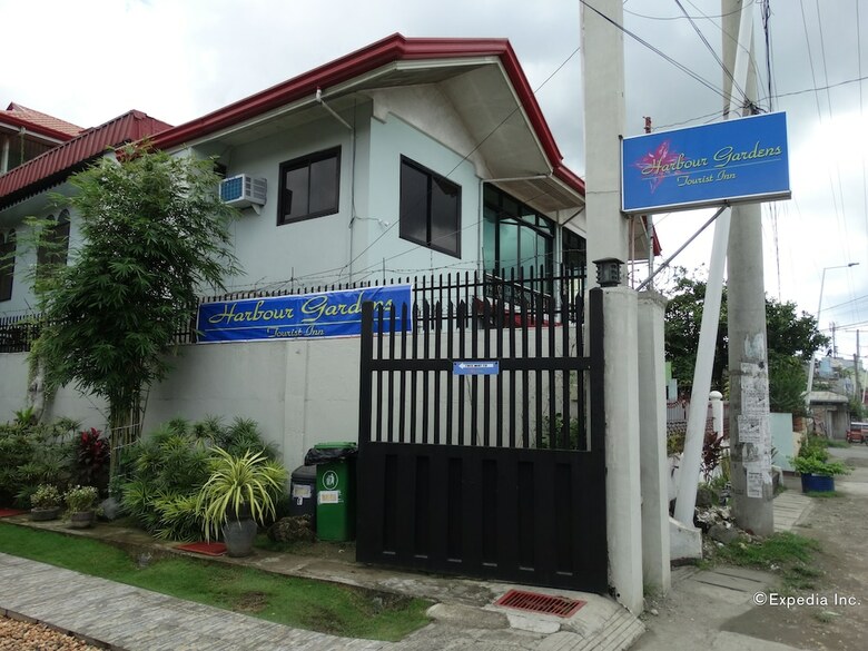 Hotel Harbour Gardens Tourist Inn