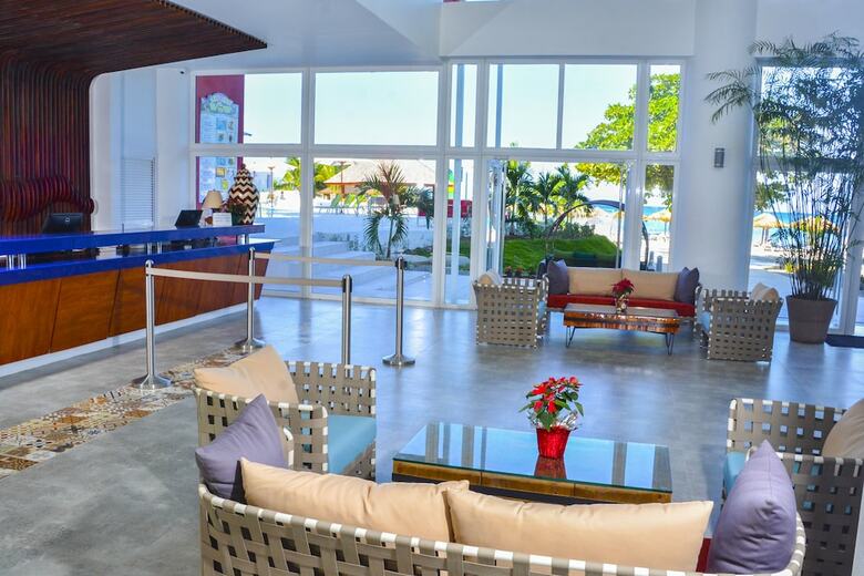Hotel Royal Decameron Cornwall Beach All Inclusive