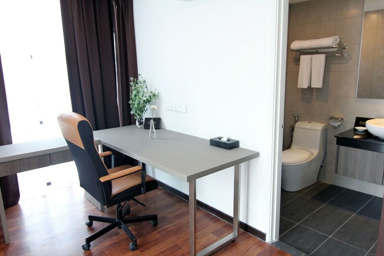 Nexus Regency Suites & Hotel