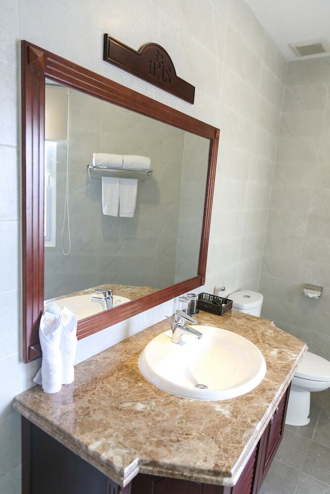 Iris Dalat Hotel
