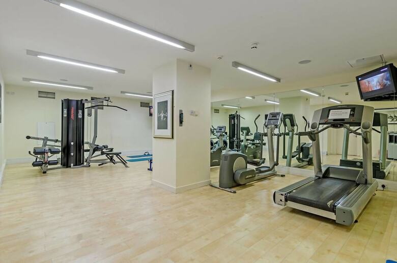 Canary Wharf Waterfront Apartments
