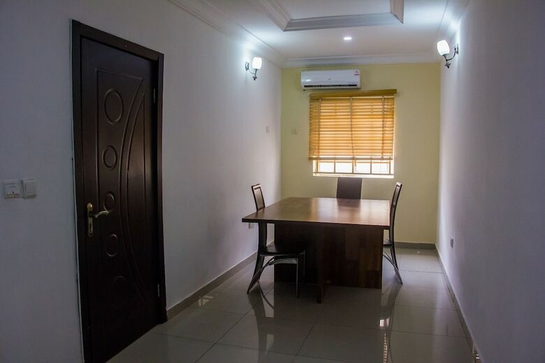 Ken Kol Apartments And Suites