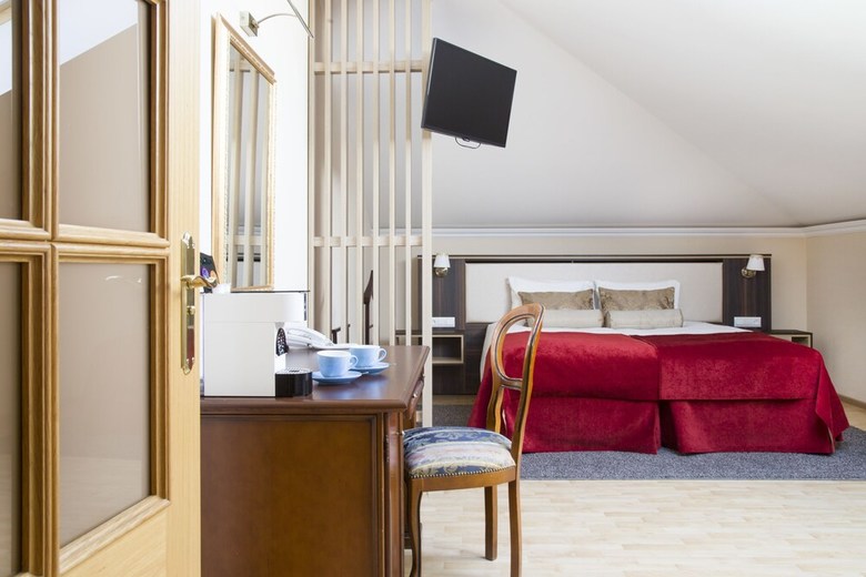 Aristocrat Boutique Hotel