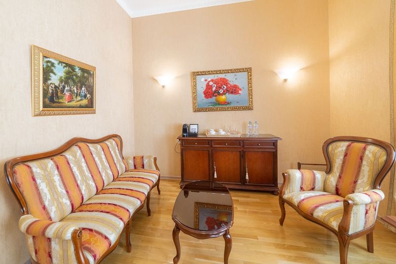 Aristocrat Boutique Hotel