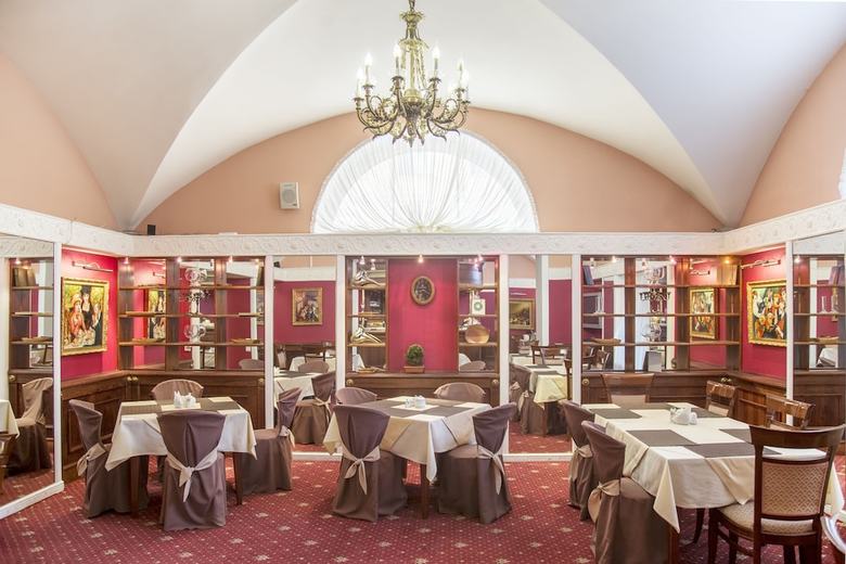 Aristocrat Boutique Hotel