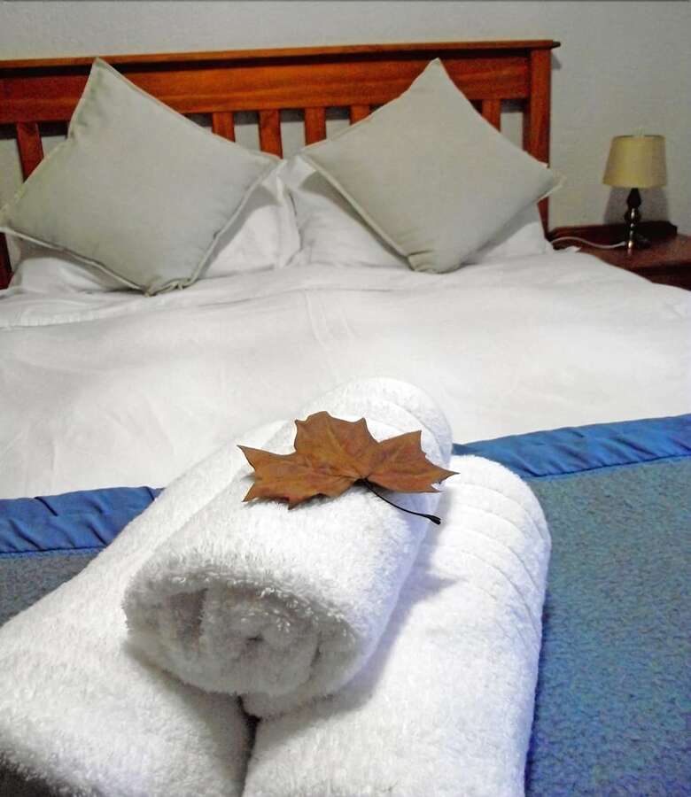Bed & Breakfast Autumn Breeze Manor