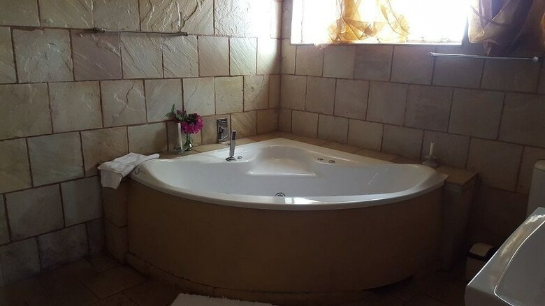 Bed & Breakfast Autumn Breeze Manor