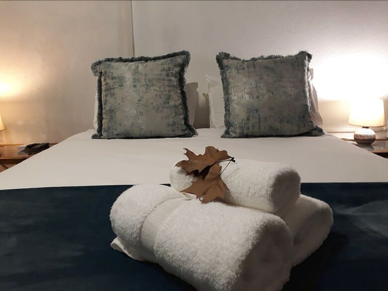 Bed & Breakfast Autumn Breeze Manor